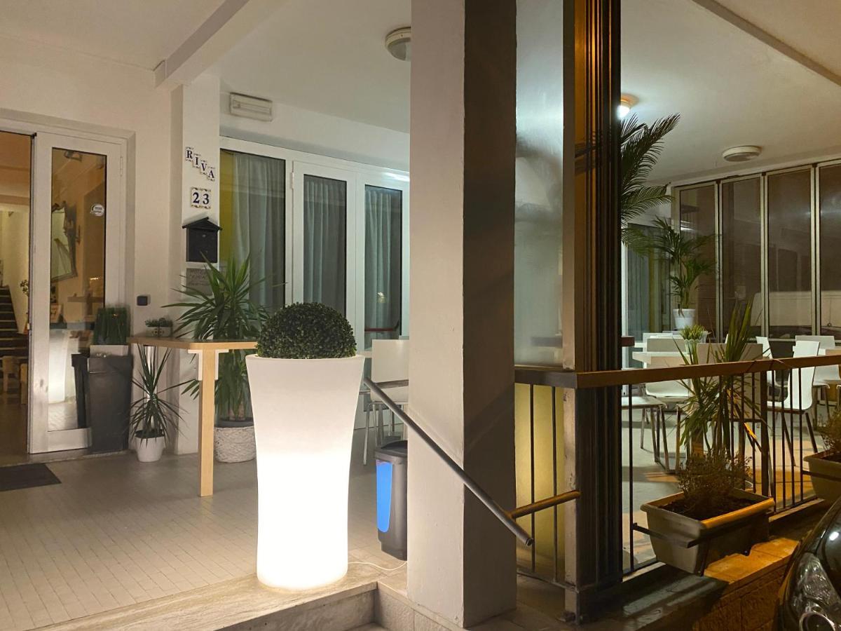 Hotel Riva ริมินี ภายนอก รูปภาพ