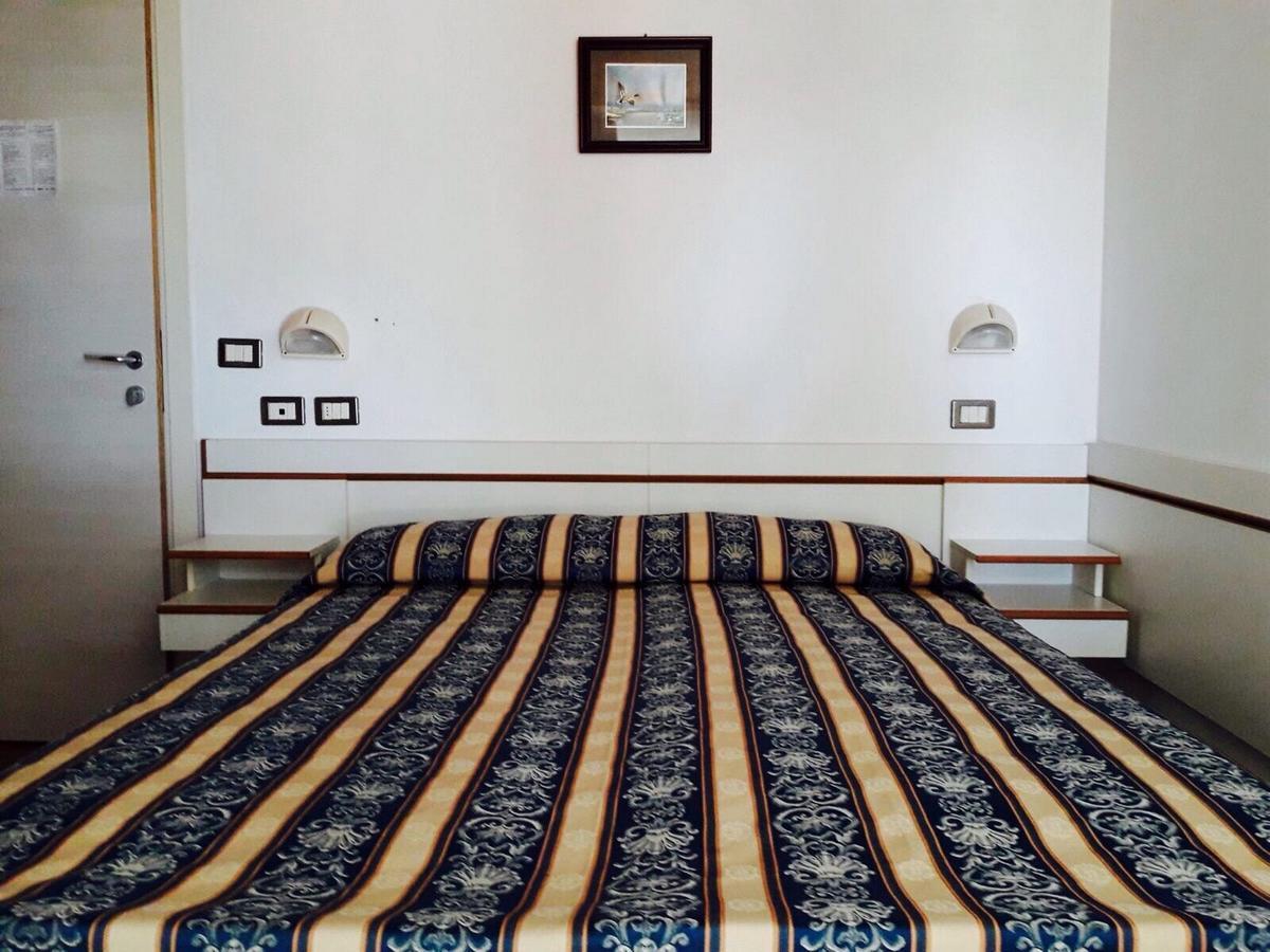 Hotel Riva ริมินี ภายนอก รูปภาพ