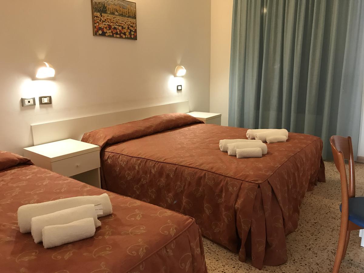 Hotel Riva ริมินี ภายนอก รูปภาพ
