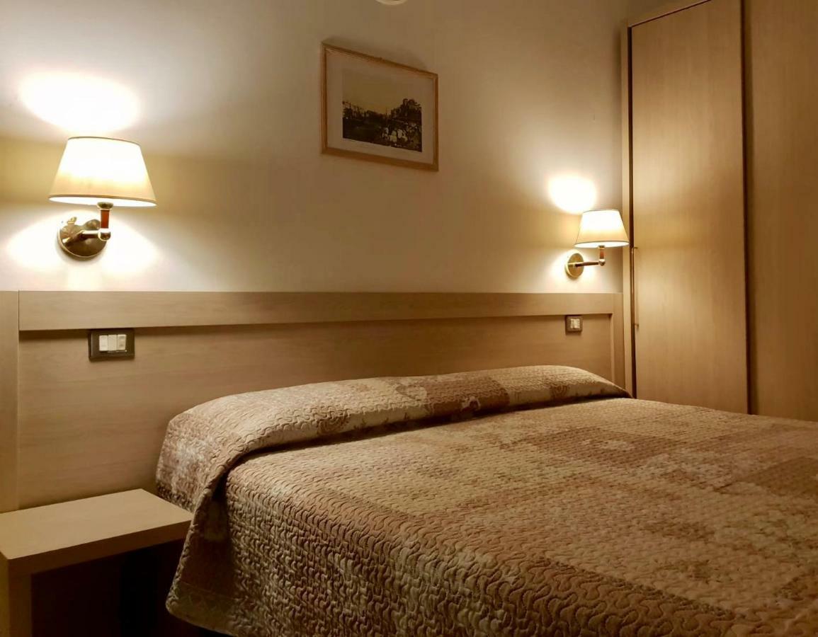Hotel Riva ริมินี ภายนอก รูปภาพ