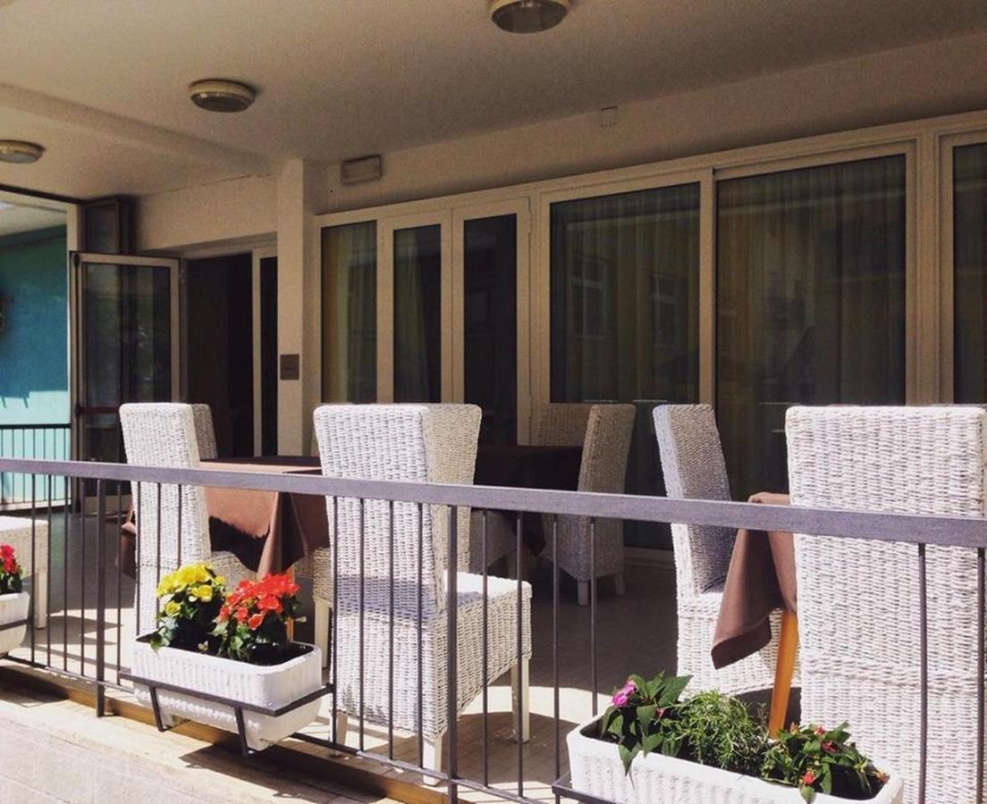 Hotel Riva ริมินี ภายนอก รูปภาพ